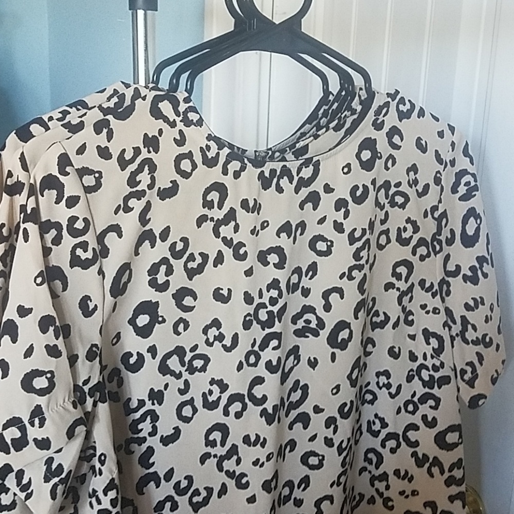 Top - Picture 3 of 4